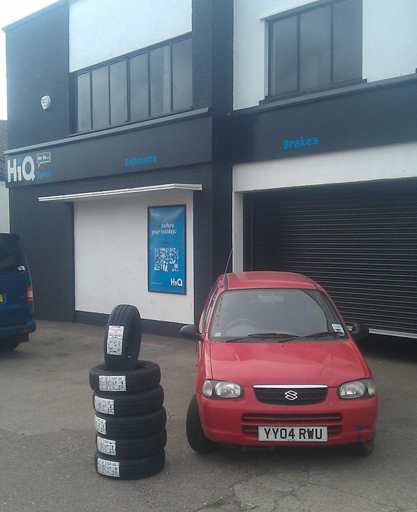 Avon-Richard-weiss23