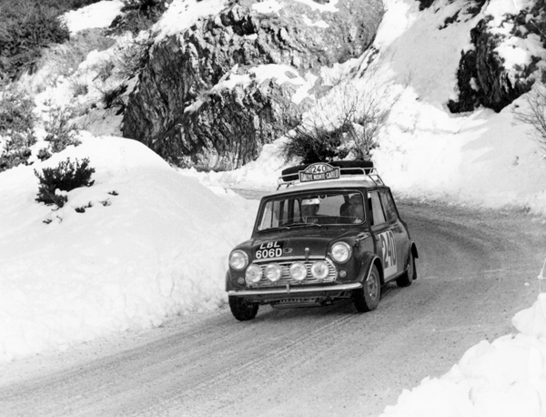 Mini-Cooper-S-1969-Monte-Carlo-Rally2